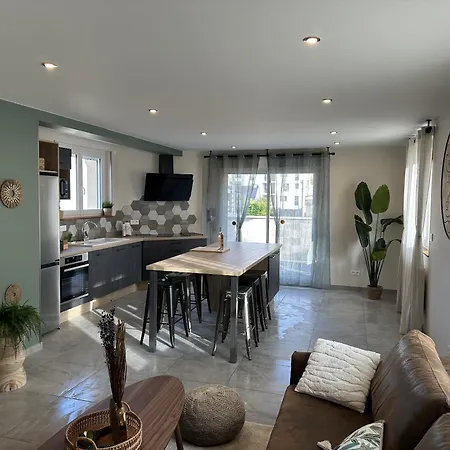 Holiday home Maison Calme Avec Terrasse-garage Centre D