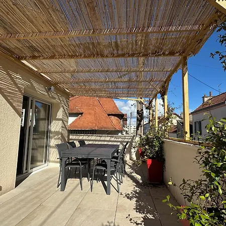 Maison Calme Avec Terrasse-garage Centre D 度假居