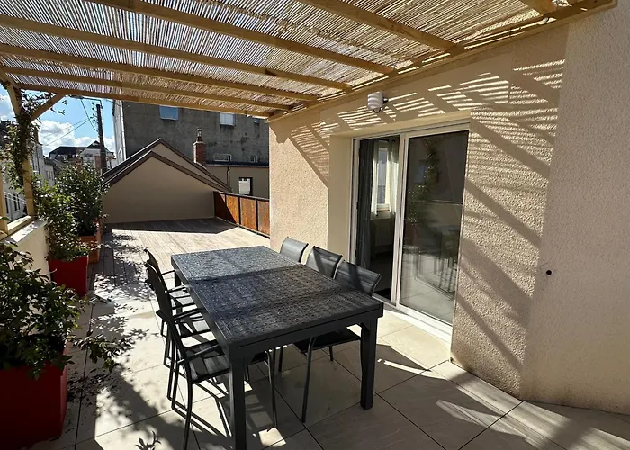 Дом отдыха Maison Calme Avec Terrasse-garage Centre D Дижон